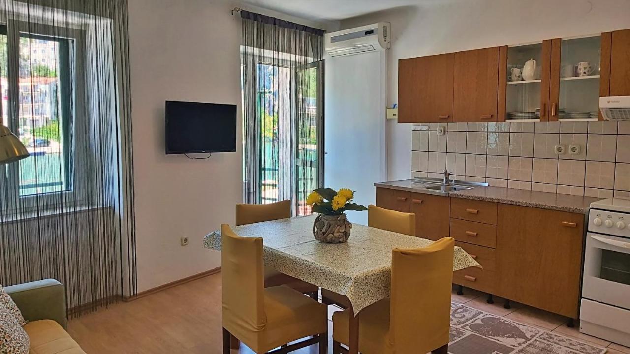 Apartment Mandic 오미스 외부 사진